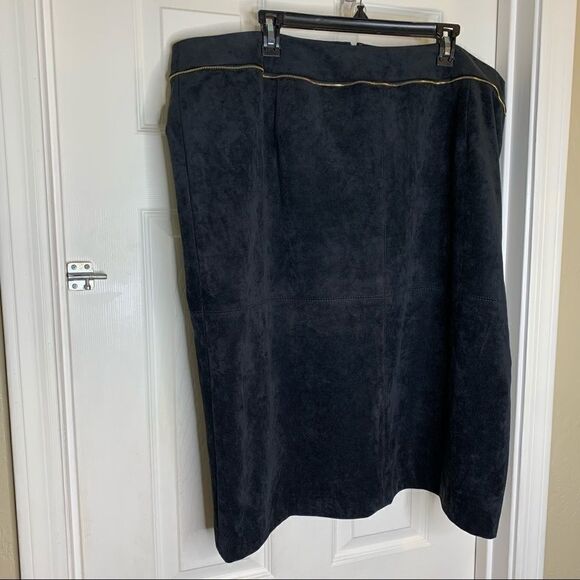 Calvin Klein Black Skirt with Gold Trim Size 24W - Picture 3 of 9